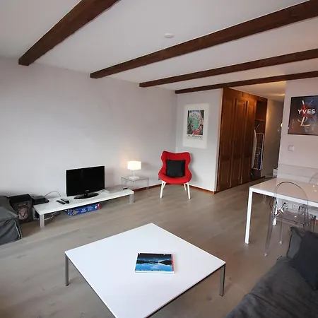 Mondzeu C-261 Apartman