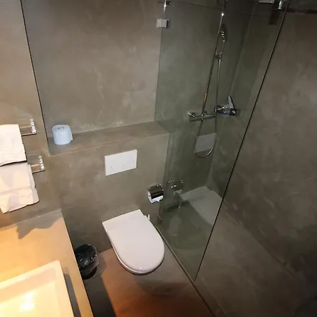 Mondzeu C-261 Apartman *